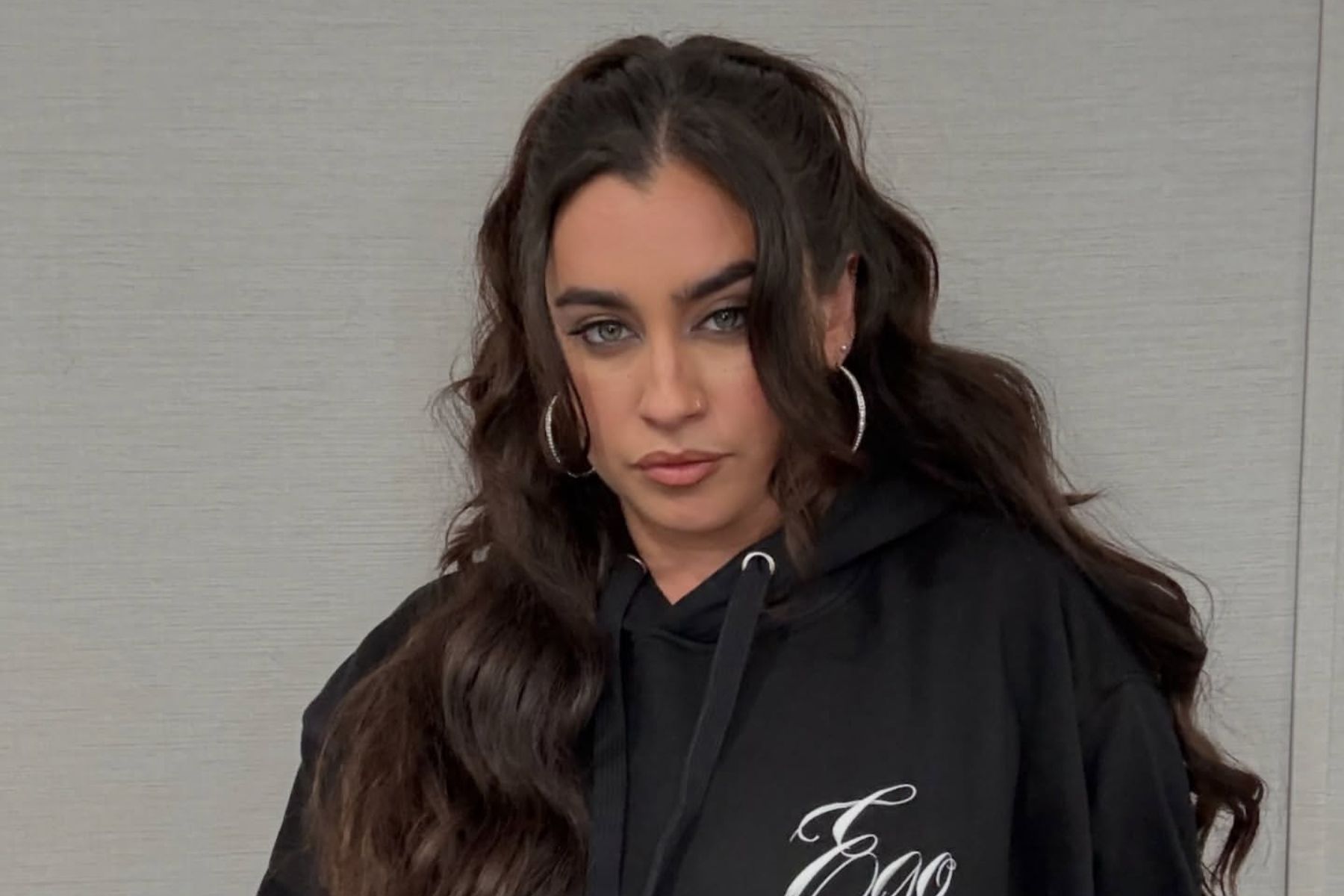 Lauren Jauregui anuncia show de turnê em Belo Horizonte; veja data e valores