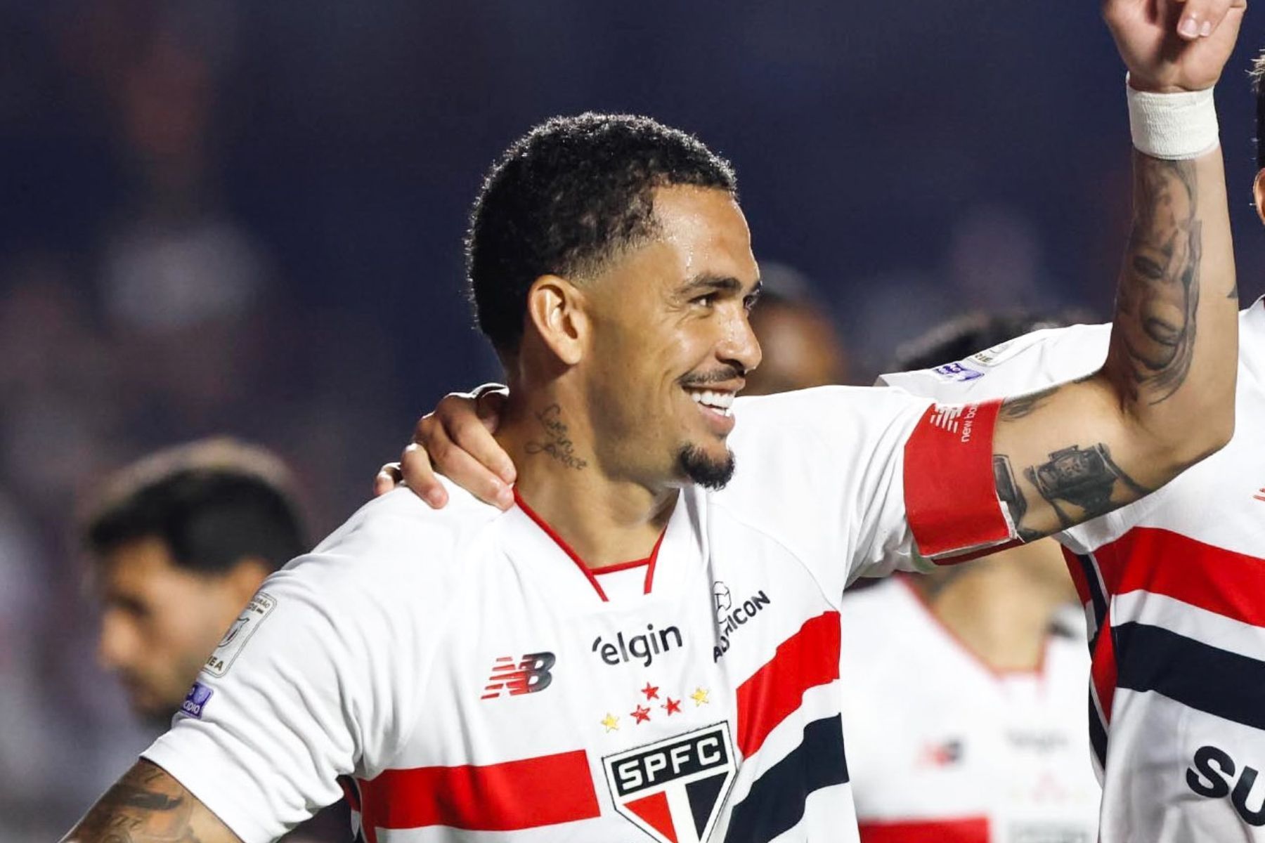 São Paulo vence Bragantino e quebra longo jejum no Campeonato Brasileiro