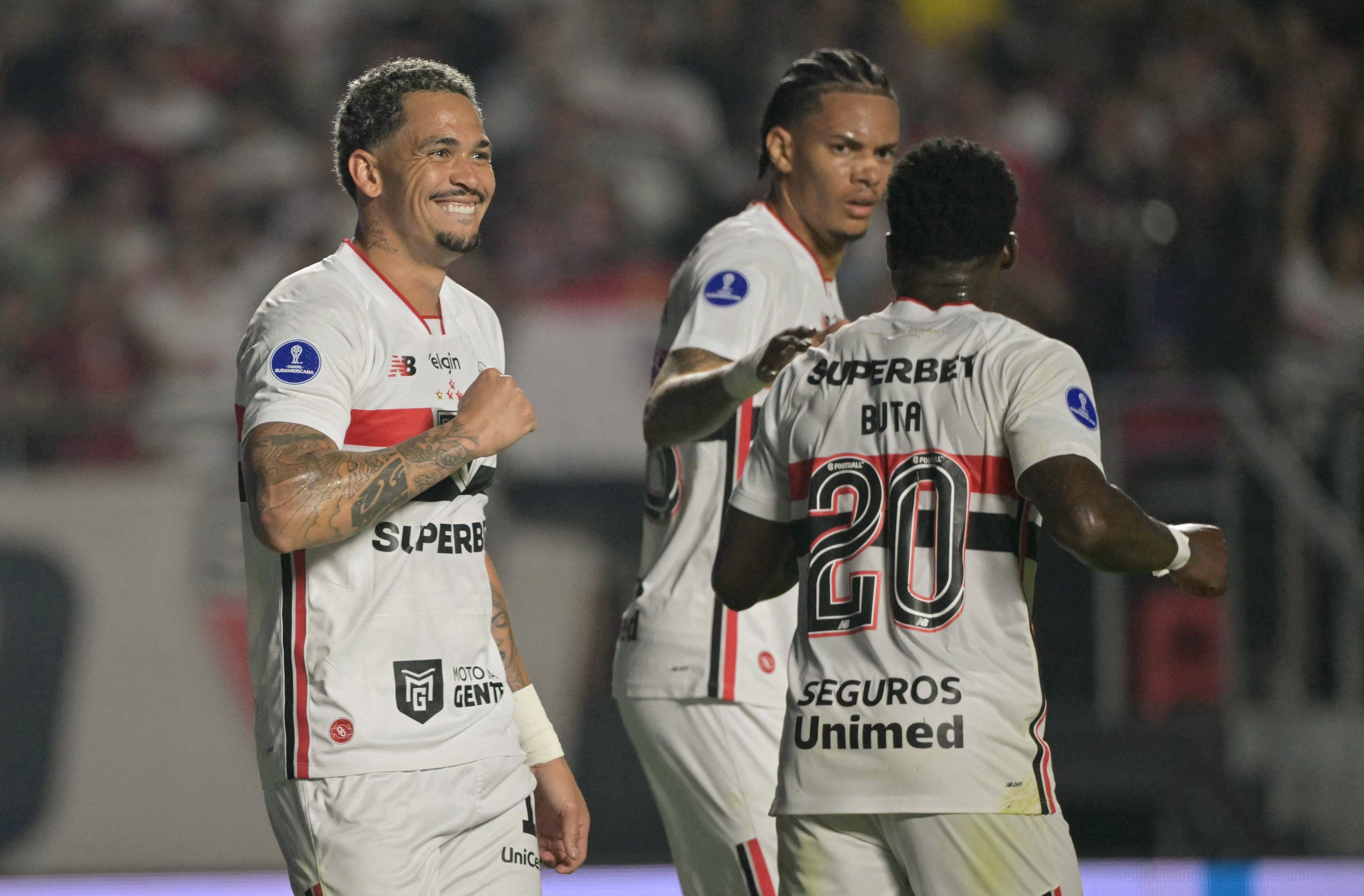 São Paulo consegue premiação milionária com vaga às quartas da Sul-Americana