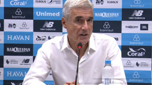 Luís Castro desabafa sobre momento do Grêmio após clássico com Inter: 'Ninguém tem paz'