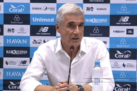 Luís Castro, técnico do Grêmio, em entrevista coletiva