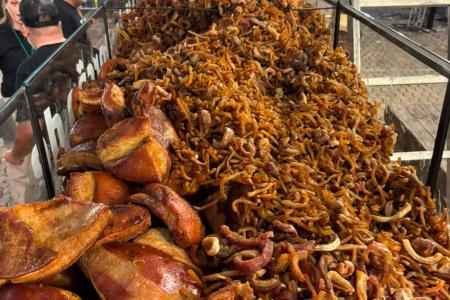 Festival do Torresmo e Costela bate recorde: 529 kg de porção, a maior do mundo • Joubertt Telles/Itatiaia