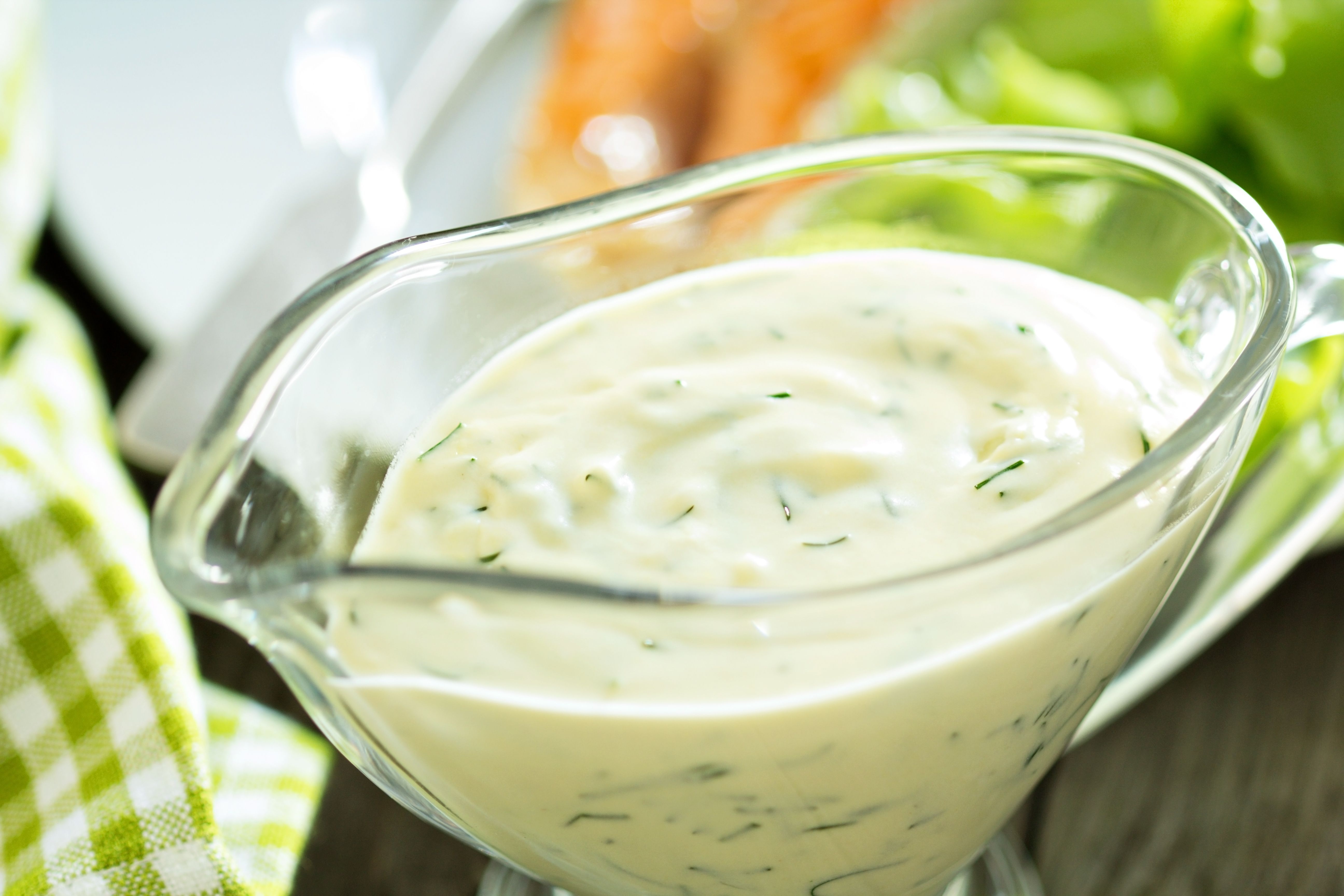 O truque para fazer molho verde de hambúrguer caseiro no liquidificador