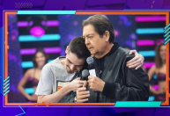 Faustão faz homenagem surpresa a João Silva em programa especial no SBT