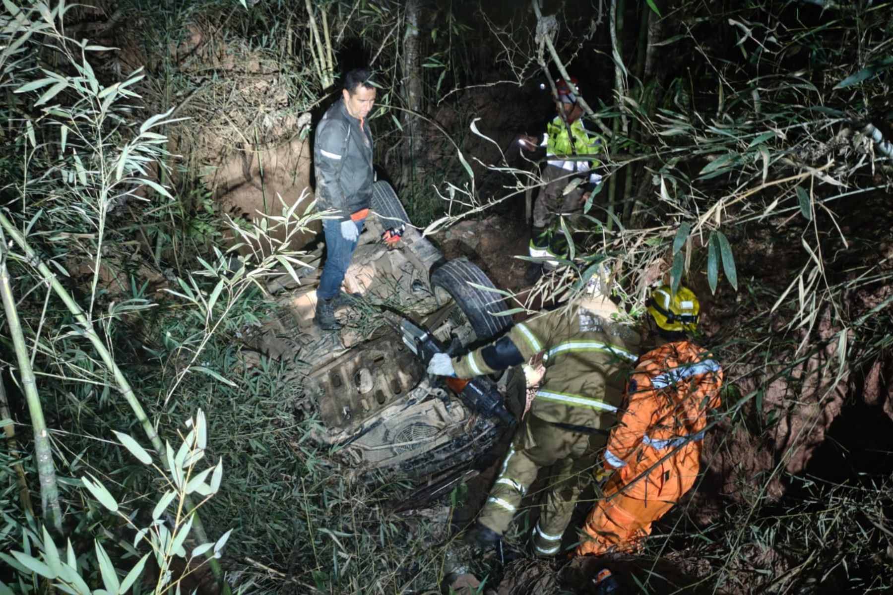 Idosa de 62 anos morre após colisão frontal na MG-126 em Mar de Espanha