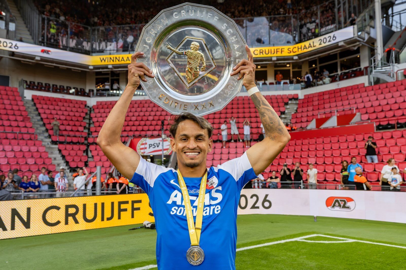 Ex-Santos, Patati marca em título pelo AZ Alkmaar: 'Marcado na minha carreira'