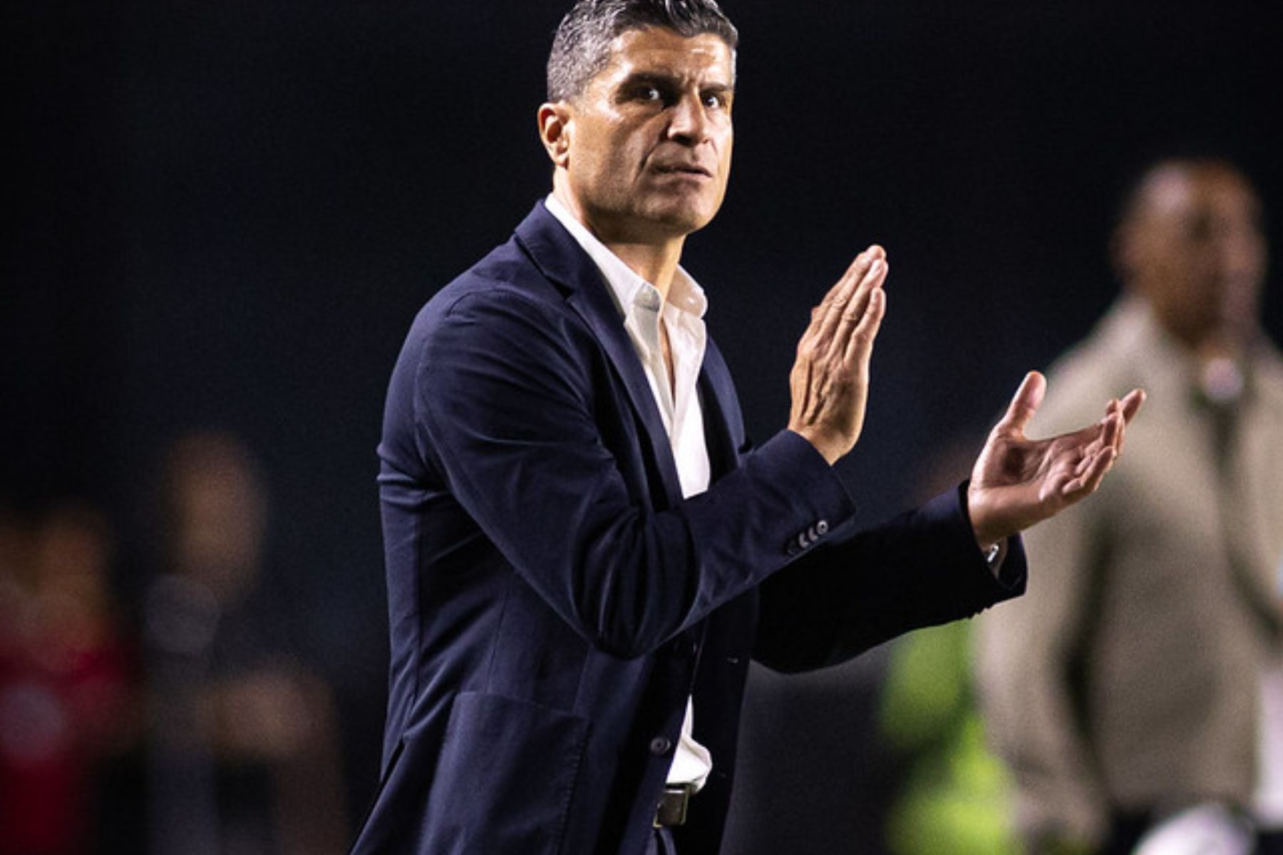 Escalação do Vasco: Pedro Emanuel mantém dúvida no ataque contra o Fluminense