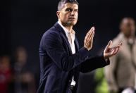 Escalação do Vasco: Pedro Emanuel mantém dúvida no ataque contra o Fluminense