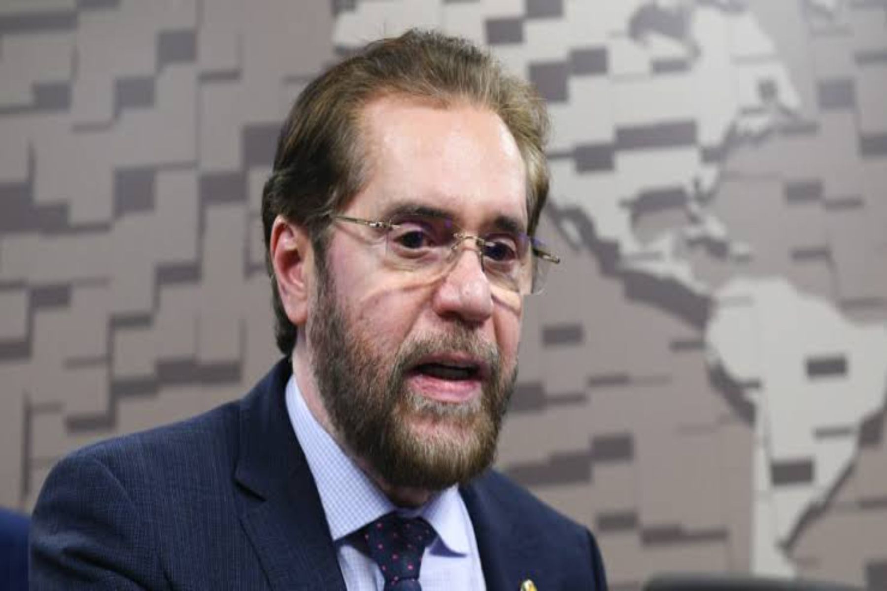 Plínio Valério é reeleito como senador pelo Amazonas