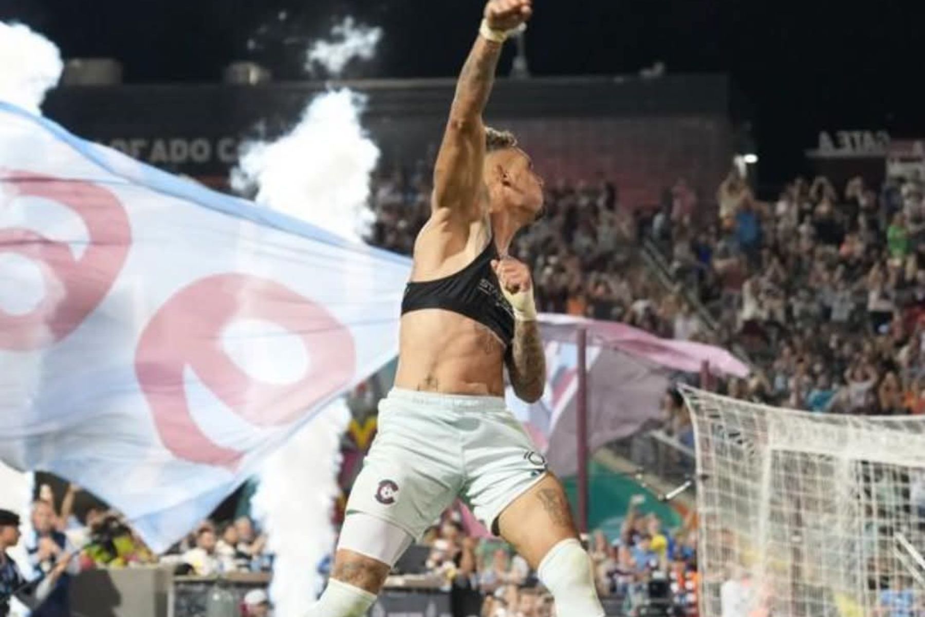 Autor de gol da vitória, Rafael Navarro celebra resultado pelo Colorado Rapids