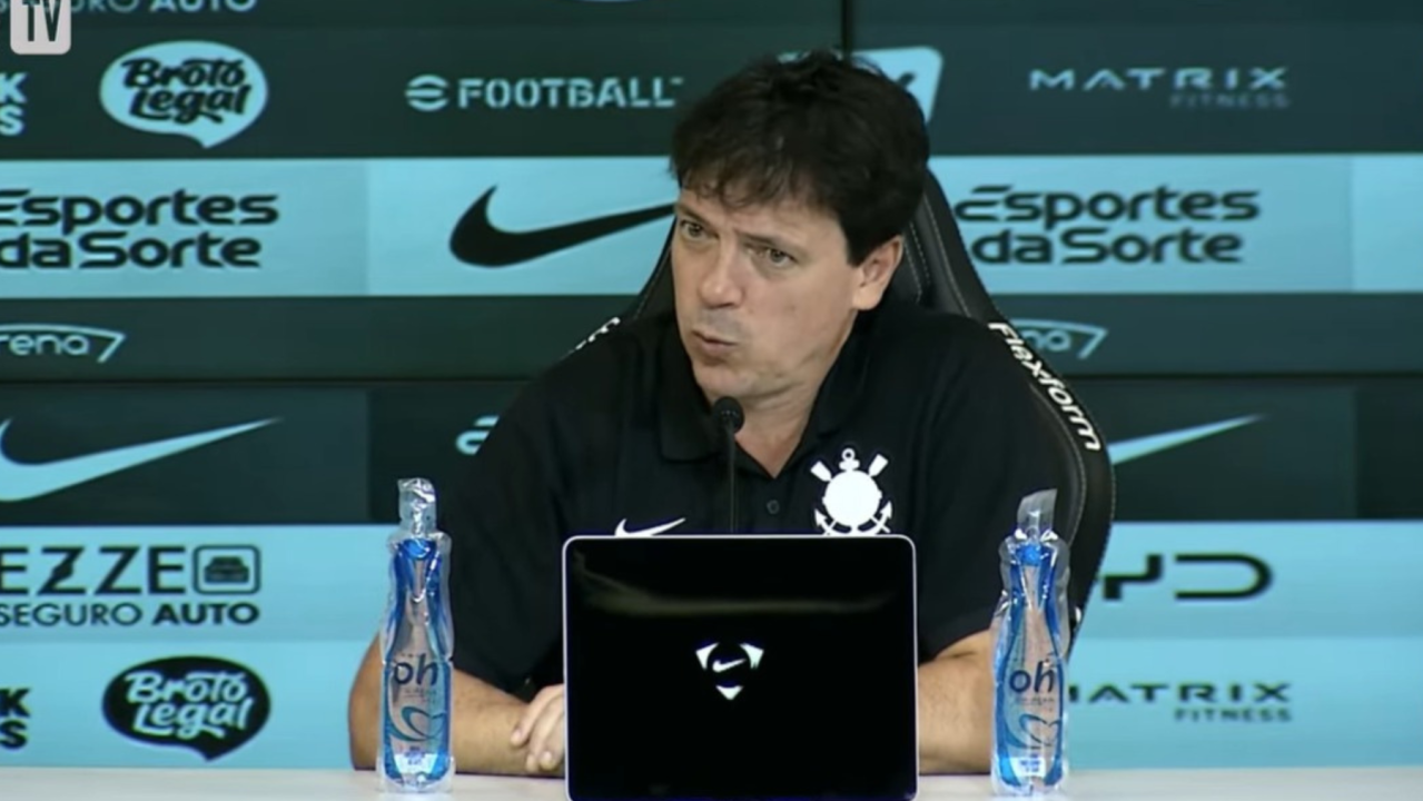 Diniz fica na bronca com arbitragem após eliminação do Corinthians: 'Foi determinante' | Rádio Itatiaia