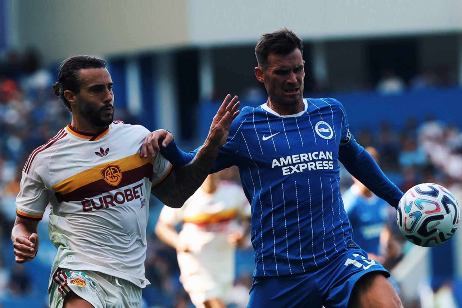Com brasileiro cortado da Copa, Roma é goleada em amistoso contra o Brighton
