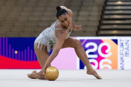 Babi Domingos em treino para Mundial de Ginástica Rítmica de 2026
