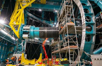 Câmera LSST instalada no Chile e que fotografa o universo