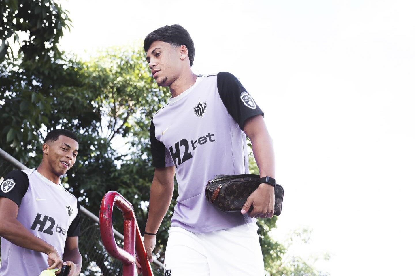 Filho de Hulk faz gol impressionante em treino na base do Atlético; assista