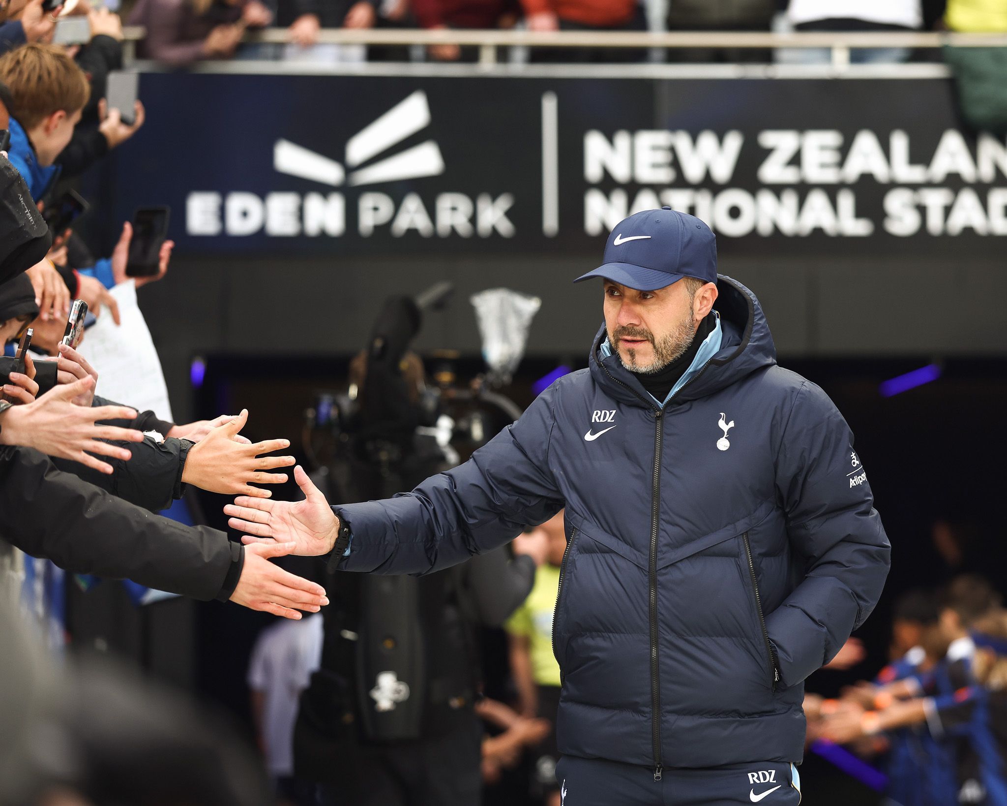 Técnico levou elenco do Tottenham para beber em meio à luta contra o rebaixamento