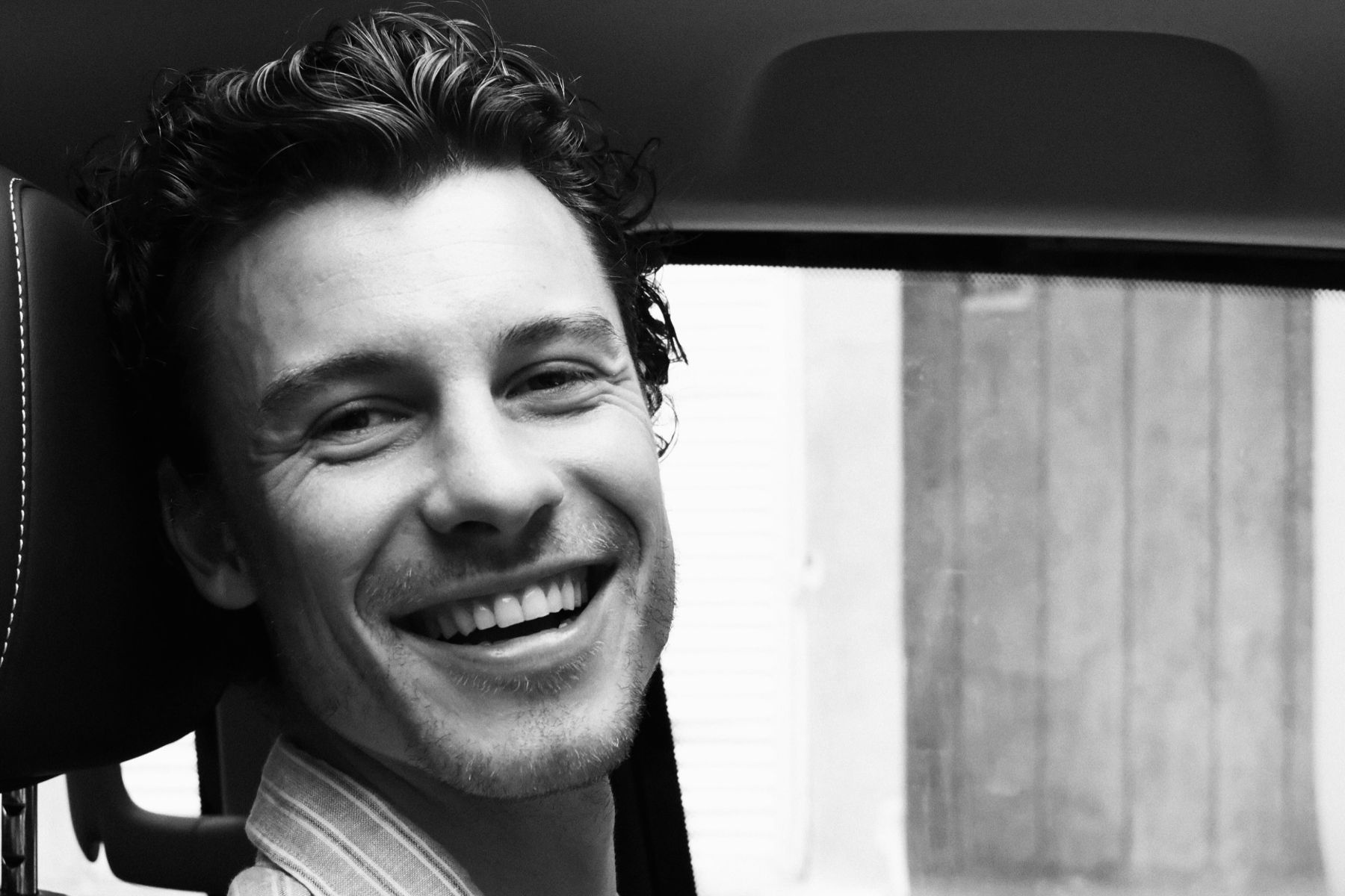 Shawn Mendes anuncia produção de novo álbum e diz ter estúdio no Brasil