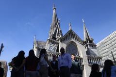 A Catedral de Manizales é mostrada na imagem após o terremoto que atingiu Manizales, Colômbia.