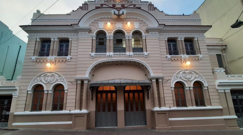 Foyer do Theatro Capitólio recebe mostra de arte do Colégio Batista