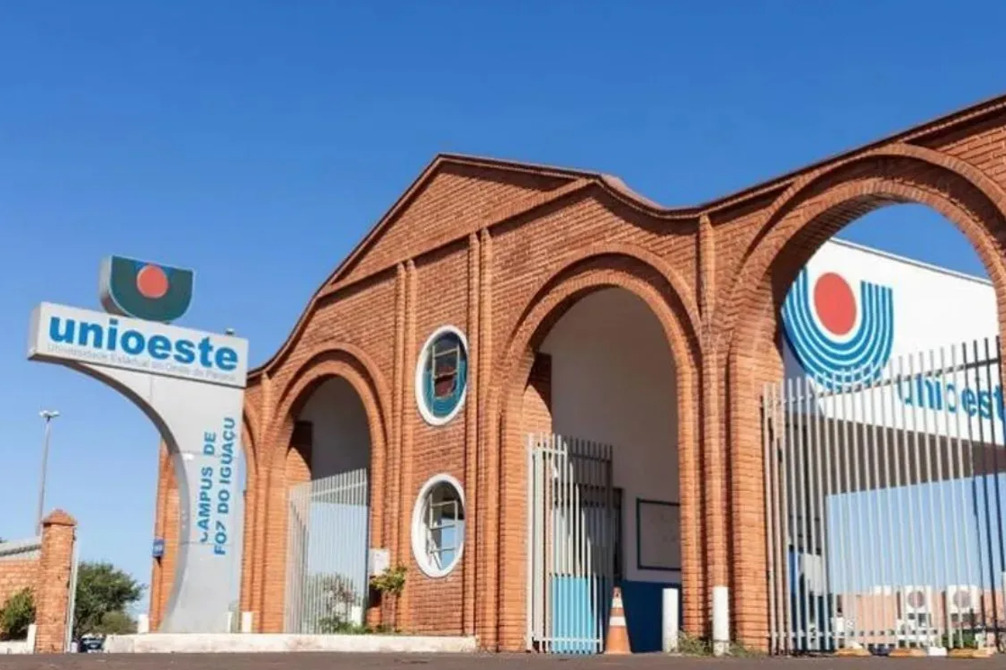 Unioeste abre seleção para professores no Paraná com salários de até R$ 11,2 mil