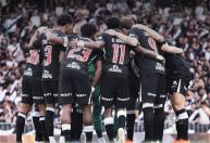 Vasco encara Olimpia pela Sul-Americana por vaga e para espantar crise