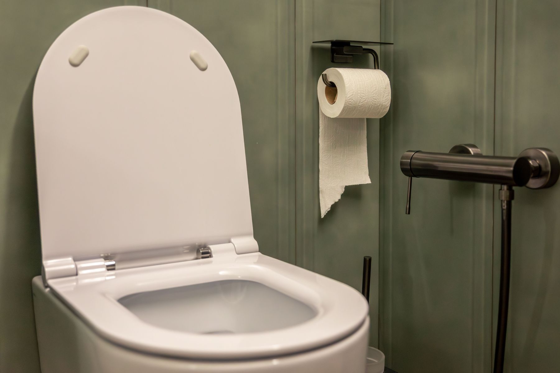 Bicarbonato de sódio ao redor do vaso sanitário: para que serve e quais são seus benefícios?