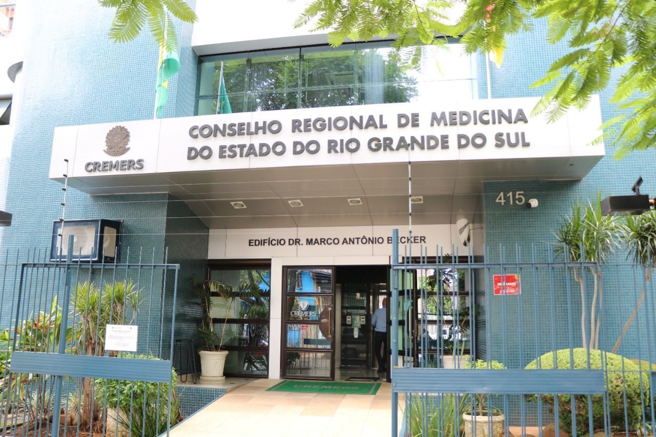 Conselho de Medicina-RS prorroga inscrições de concurso com salários de até R$ 18 mil