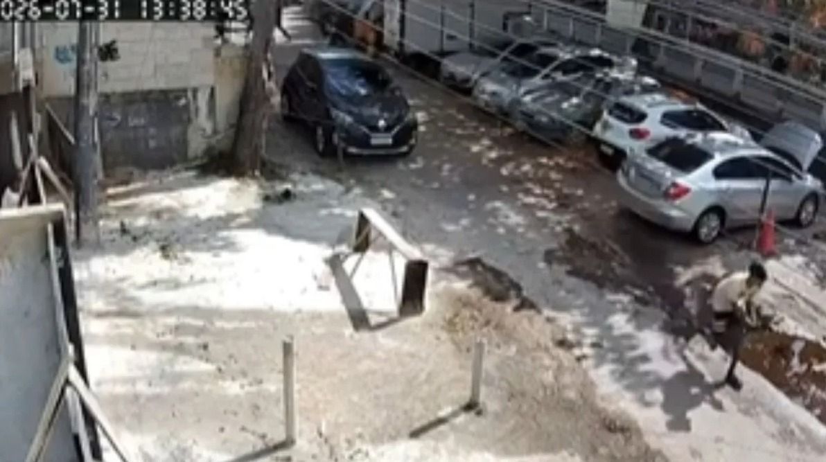 Ataque a tiros deixa três mortos no Recreio dos Bandeirantes, no RJ