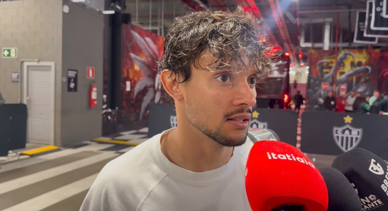 Scarpa celebra recuperação, mas aguarda chance com 'Barba' no Atlético: 'À disposição'
