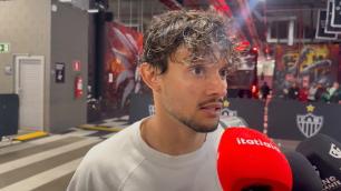Scarpa celebra recuperação, mas aguarda chance com 'Barba' no Atlético: 'À disposição'