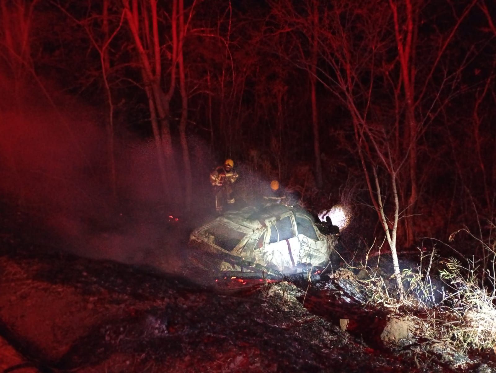Incêndio em carro mata duas pessoas carbonizadas no Norte de Minas
