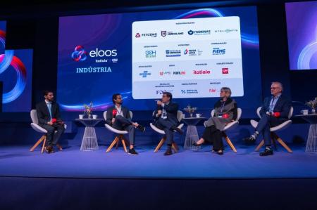 Walker Lahmann, diretor-executivo da Eurofarma; Milena Pedrosa, presidente da Invest Minas; Felipe Davis, CEO da OOH Brasil/Conar; e Leonardo Bortoletto, diretor do Itatiaia Negócios, participaram da mesa de debate para discutir o papel da diversificação industrial no futuro de Minas Gerais.