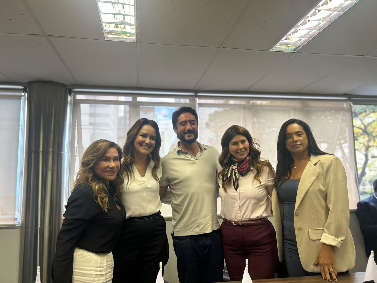 Com proposta de feminicídio zero, MDB oficializa Maria Helena Lopes como vice de Gabriel