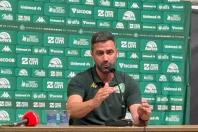Técnico da Chape é direto sobre confusão contra o Cruzeiro: ‘Faltam com respeito’