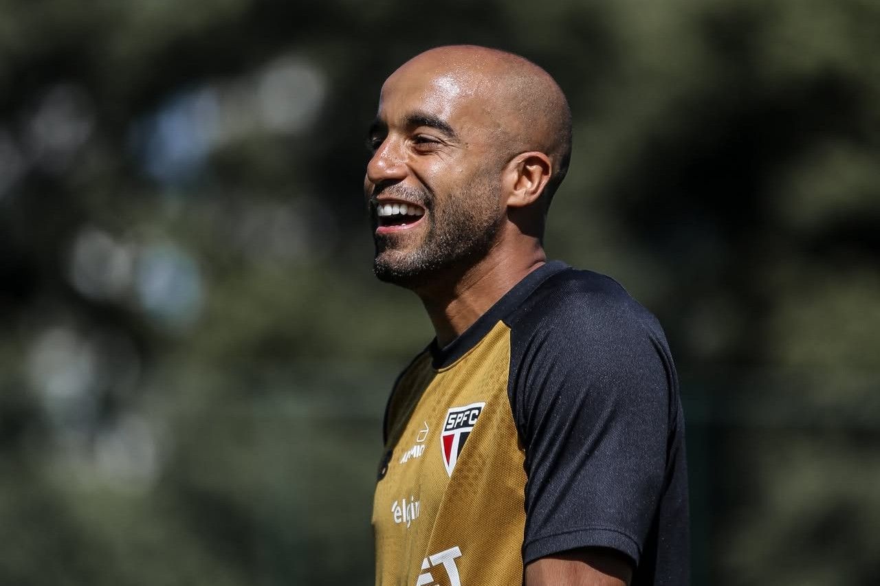 Lucas avança em tratamento no São Paulo após sofrer lesão grave