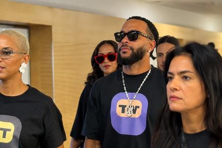Memphis Depay presente em Corinthians x Internacional