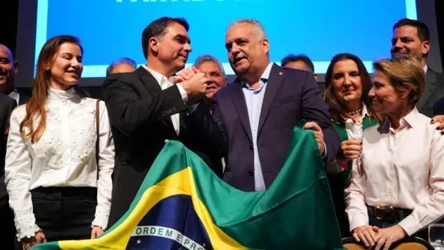 Flávio explica por que desistiu de vice mulher e escolheu Alfredo Gaspar para a chapa