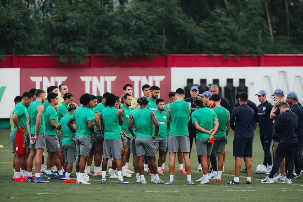 Com cobranças duras, Fluminense se prepara para clássico no Brasileiro