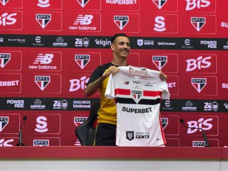 Iago chega por empréstimo ao São Paulo • Rafael Oliva/Itatiaia
