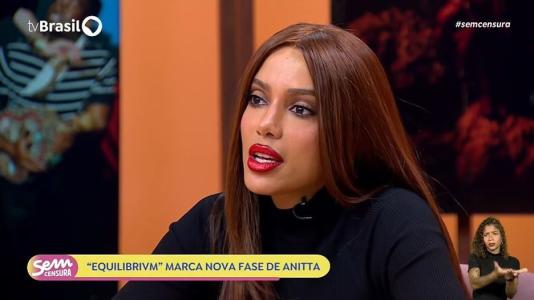 Anitta durante o Sem Censura, da TV Brasil