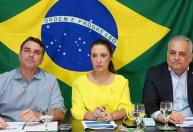 Flávio Bolsonaro diz que tentaram filiá-lo ao PT após caso envolvendo partido Missão