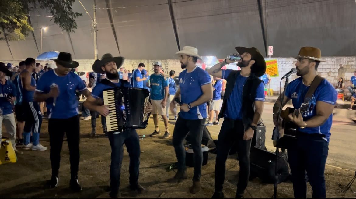 ’Cowboyzeiros’ embalam pré-jogos do Cruzeiro e viram ‘sensação’ no Mineirão