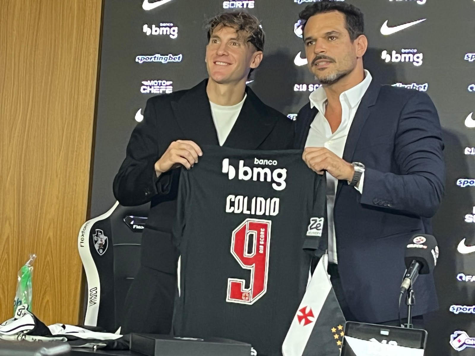 Colidio é apresentado no Vasco e se coloca à disposição contra o Santos: ‘É final’