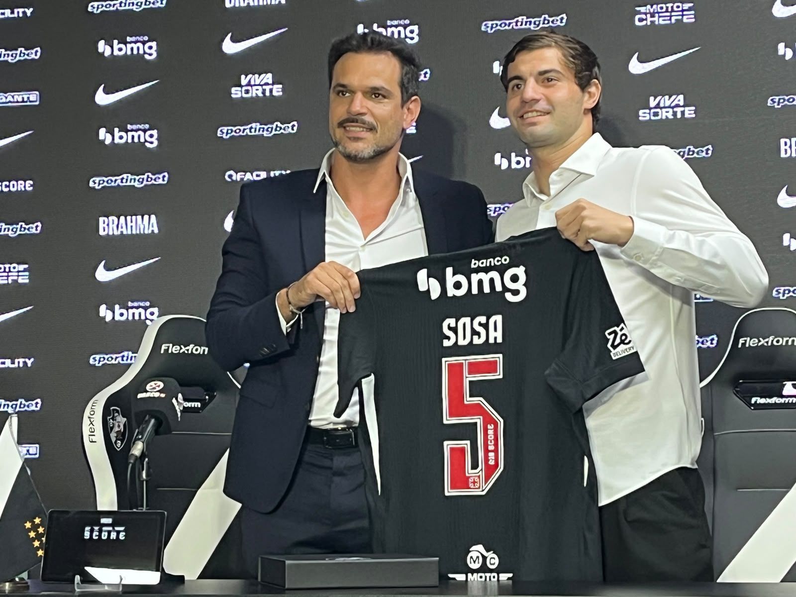 Apresentado, Sosa explica ‘projeto ambicioso’ do Vasco para aceitar proposta