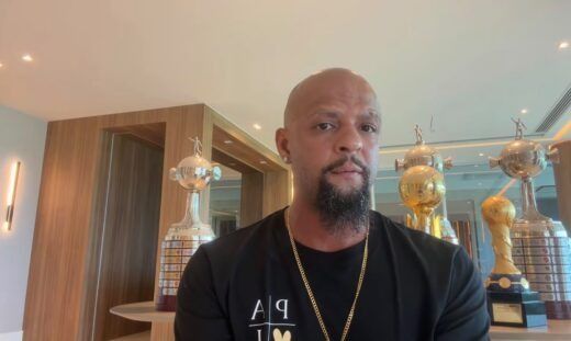 Felipe Melo abre o jogo sobre possível convite para assumir o Fluminense: 'Estou pronto'