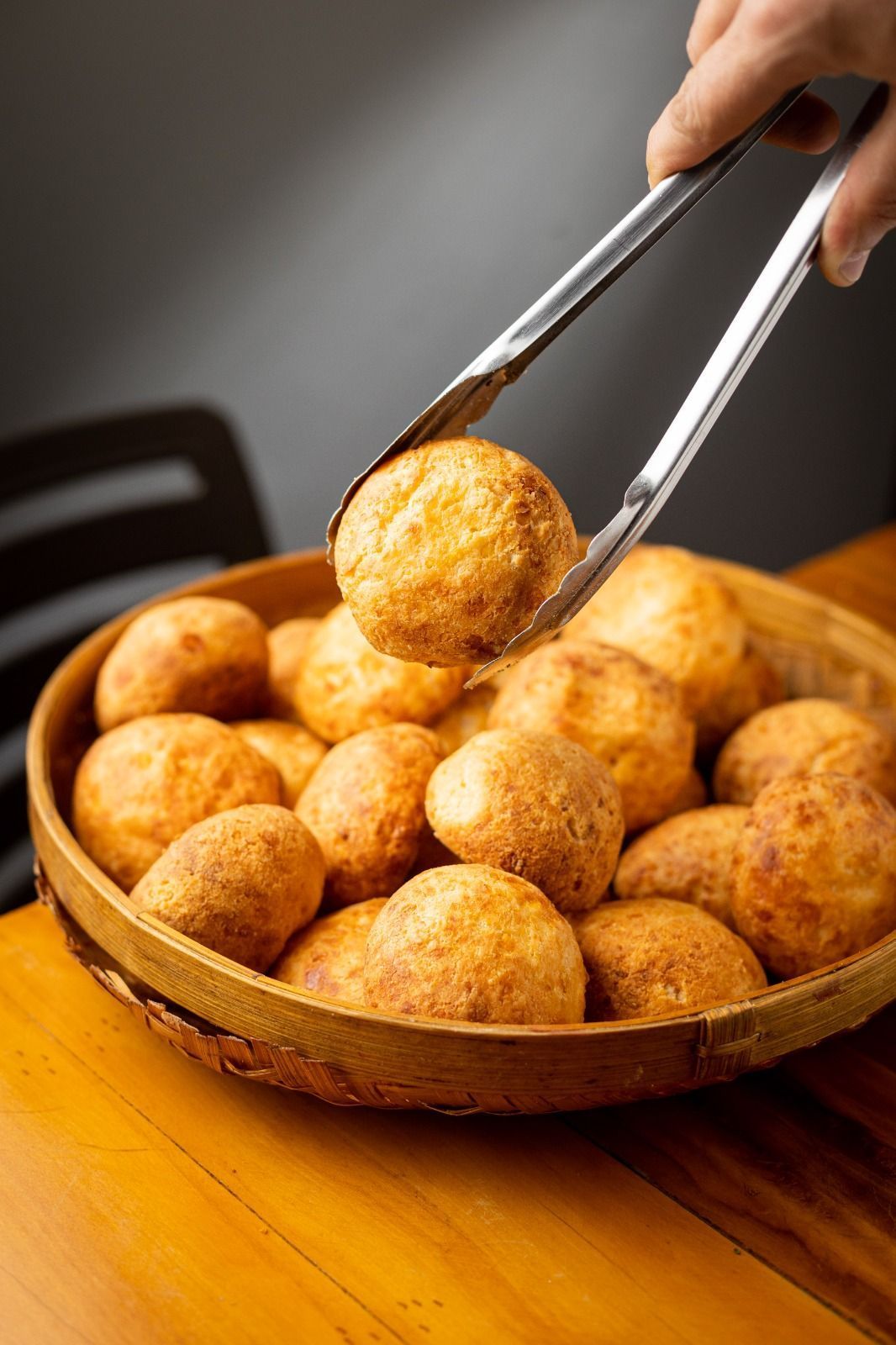 Dia do Pão de Queijo promove corrente de gentileza em cafeterias e programação especial em BH