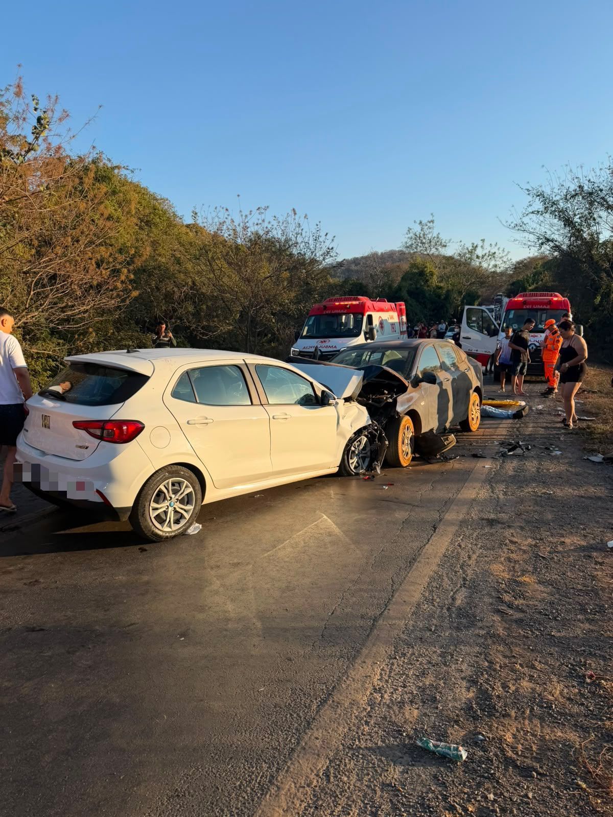 Seguem internadas vítimas de colisão entre dois carros na MGC-135