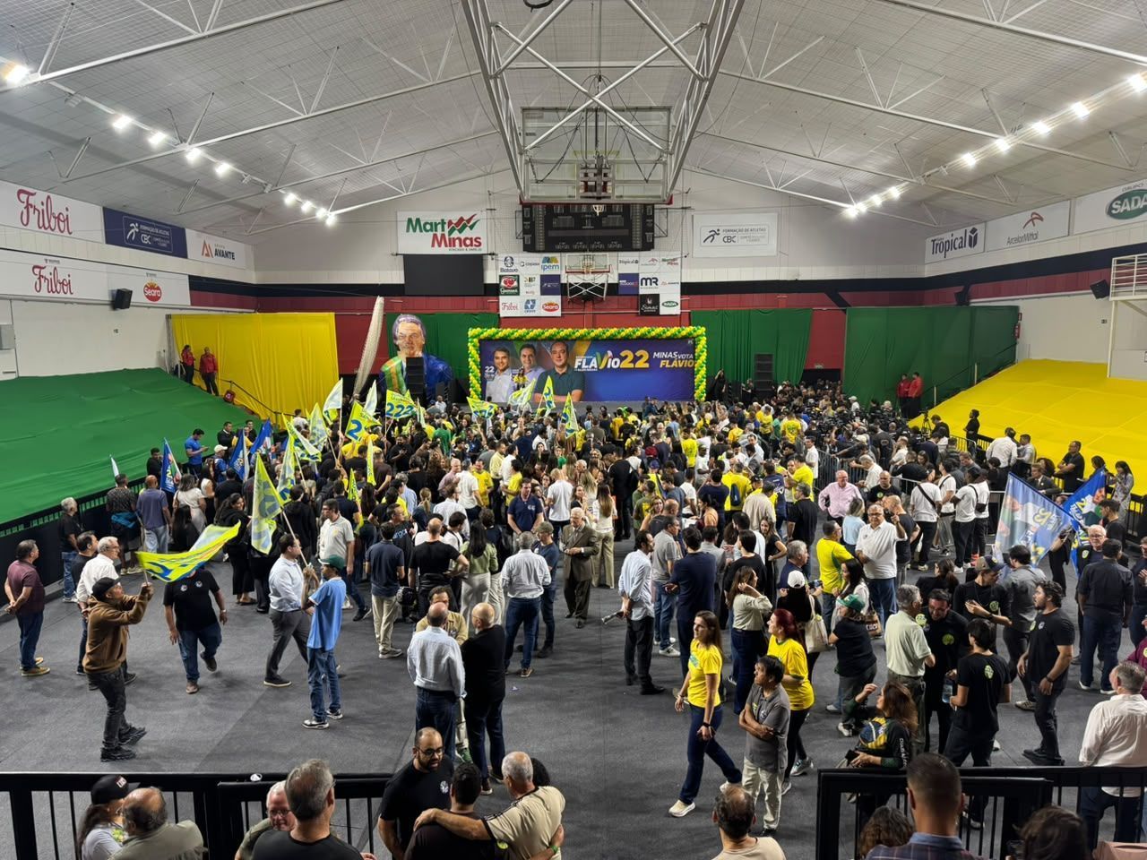 Roscoe espera cinco visitas de Flávio Bolsonaro a Minas Gerais durante campanha