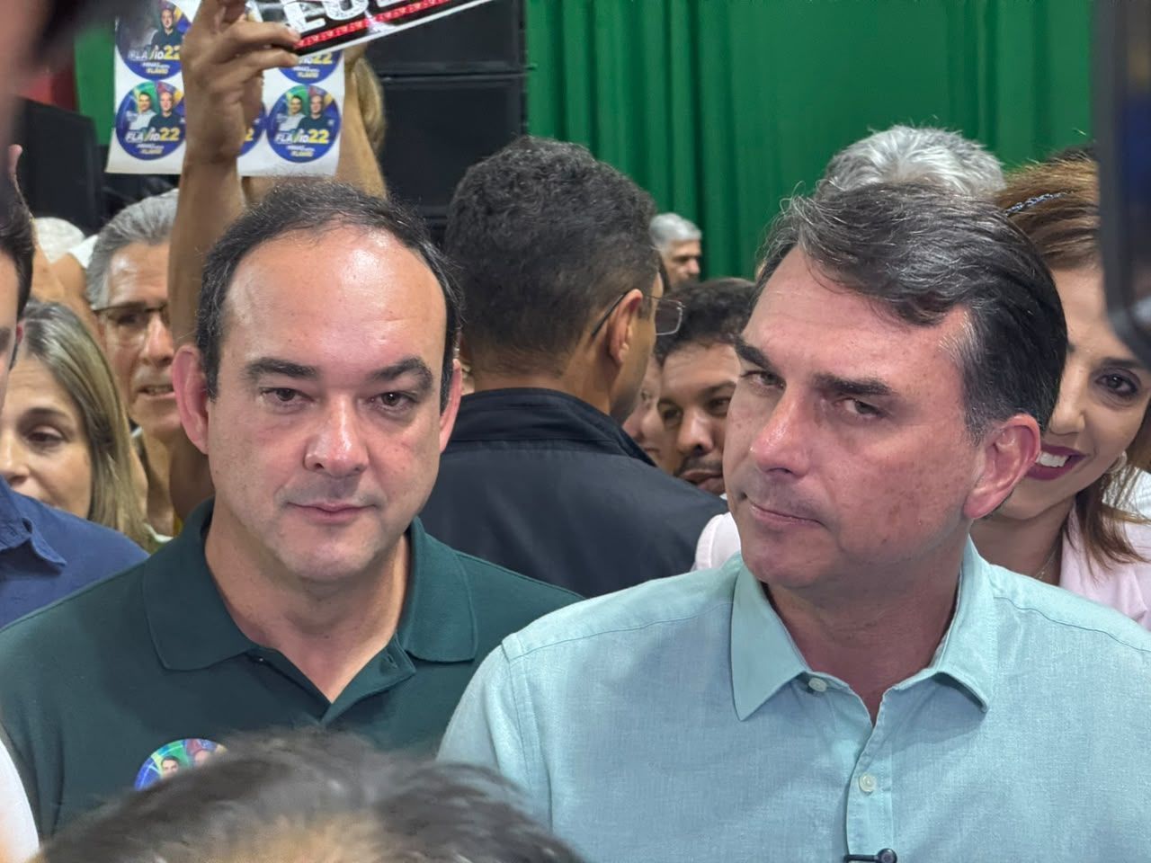 Em BH, Flávio Bolsonaro defende 'padrão Bukele' no combate ao crime organizado