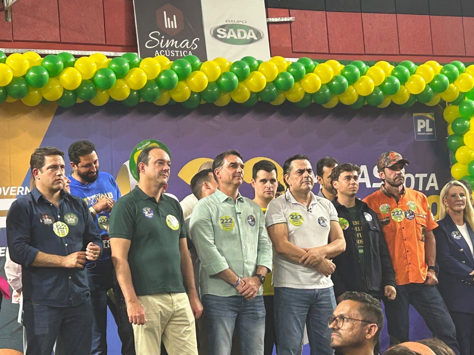 Flávio Bolsonaro elogia Cleitinho, mas garante apoio a Roscoe